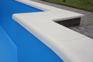 Копінговий камінь матеріал для обробки периметру при будівництві басейна