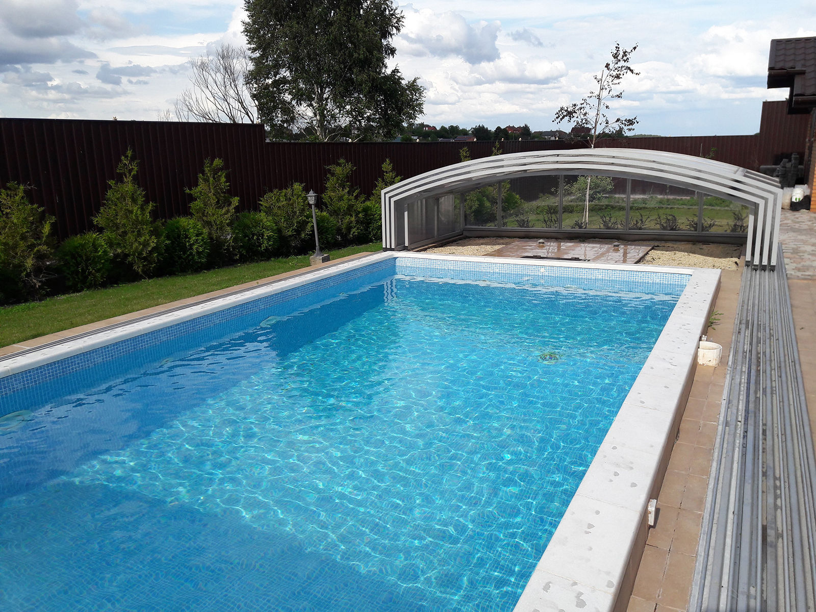 Бассейн построенный с блокоа