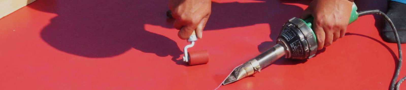 Способи монтажу мембранної покрівлі феном