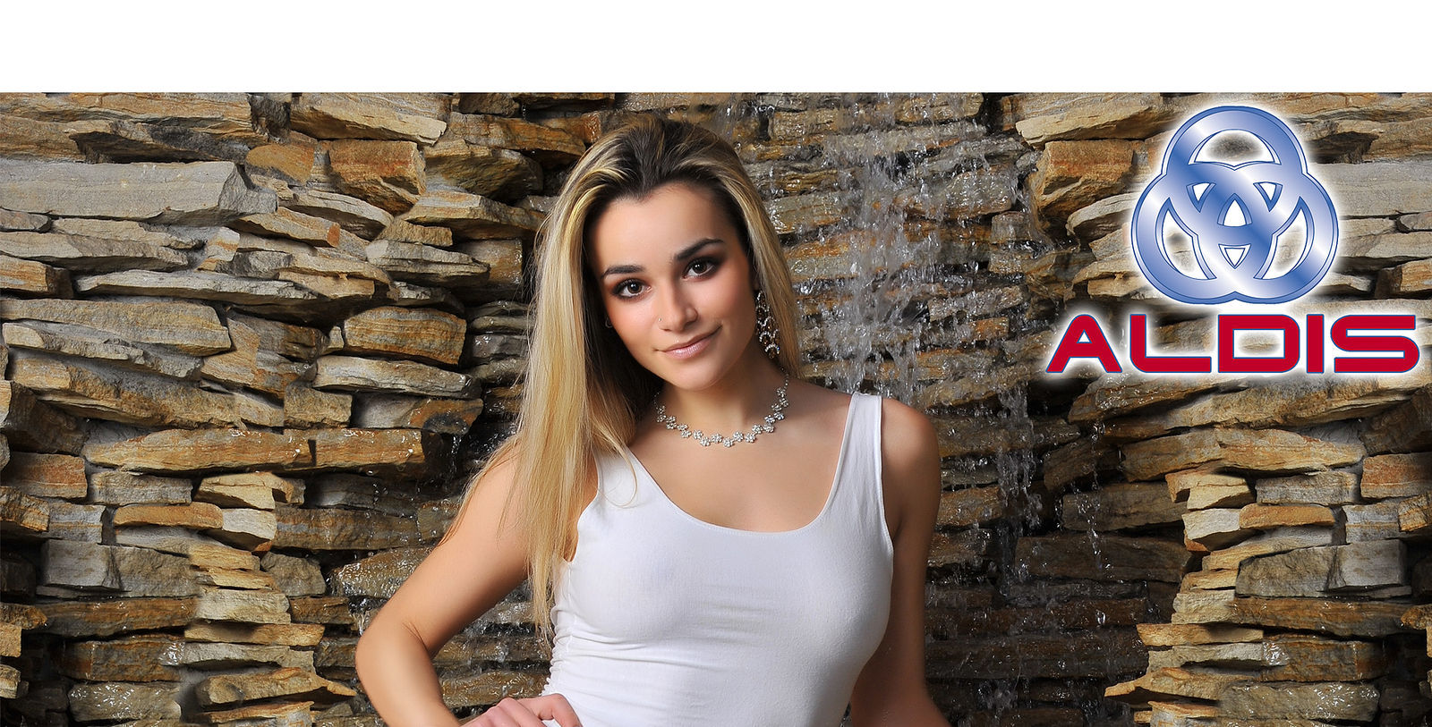 Найкращі басейни з дівчатами